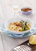 Tagliatelle with green asparagus and lemons