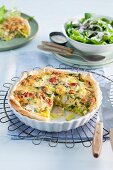 Lauchquiche mit Kopfsalat