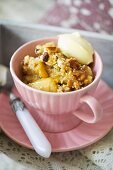 Banana crumble with vanilla ice cream