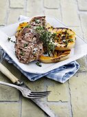 Lamb chops with thyme and grilled pumpkin