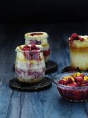 Käsekuchen mit Himbeeren im Glas gebacken