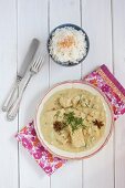Fischcurry mit Kokosmilch, Sternanis und Reis (Indien)