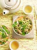 Egg noodles with peas and beans (Asia)