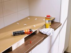 Attaching a kitchen splashback