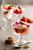 Strawberries with cream and macaroons