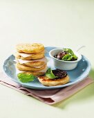 Mussel pancakes with dried tomatoes