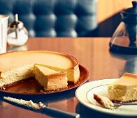 New York cheesecake in a diner (USA)