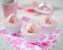 Cupcakes mit rosa Schweinchen