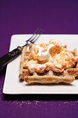Cinnamon waffles with fruity cream