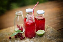 Redcurrant lemonade with lime