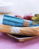 Cotton napkins with hand-made, delicate wooden napkin rings