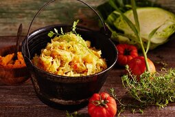 African white cabbage with curry and tomatoes