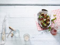 Zucchiniröllchen mit Schinken (Low Carb)