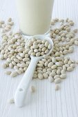 Soya beans and soya milk