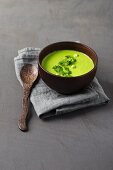 Pea soup with parsley