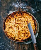 Glutenfreier Käsekuchen mit Edamer & Frühlingszwiebeln