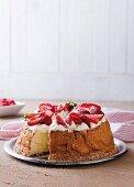 Lactose-free strawberry cake