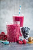 Berry smoothies with honey