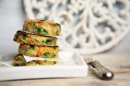 Small omelets with courgettes and spices