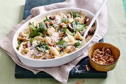 Gnocchi casserole with chicken, spinach and mushrooms