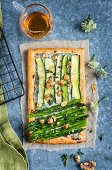 A puff pastry tartlet with courgette, asparagus and blue cheese