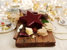 Christmas Pudding mit Schinken und Crackern