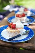 Sponge cake with strawberries and coconut