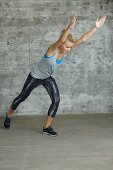 Warm-up cardio balance – Step 1: create a straight line with your body