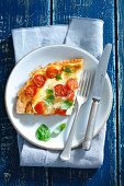 Frittata con pomodoro e mozzarella (Omelett mit Tomate und Mozzarella, Italien)