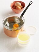 Getrennte Eier für Sauce Hollandaise