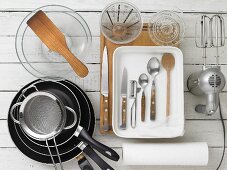 Kitchen utensils for making pancakes