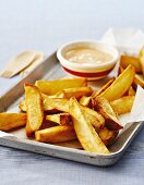 Pommes frites mit Mayonnaise