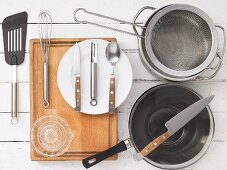 Kitchen utensils for making salad