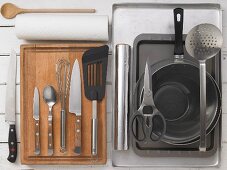 Kitchen utensils for preparing gilt-head bream cooked in a salt crust