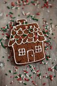 A house-shaped gingerbread biscuit