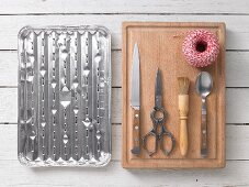 Kitchen utensils for preparing grilled cod fillets