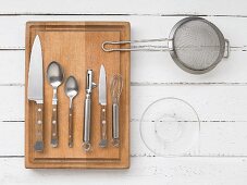 Kitchen utensils for making salad