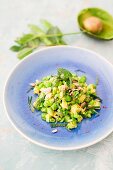 Avocado salad with peas and mint (detox)