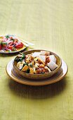 Potatoes with spinach and steamed bread