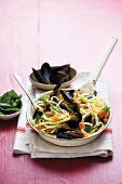 Linguini with mussels