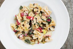 Pasta with chard and mushrooms