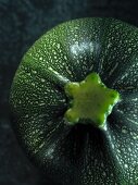 A round courgette (seen from above)