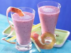 Cranberry and apple smoothie with vanilla yoghurt