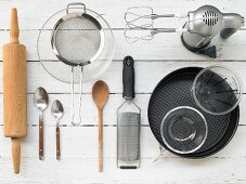 Kitchen utensils for making a raspberry and sour cream tart