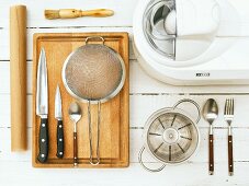 Kitchen utensils for making ice cream