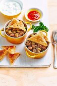 Hähnchen-Kartoffel-Pie mit Samosas