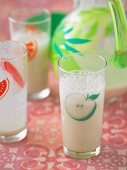 Tutti Frutti Smoothies mit Banane und Vanillejoghurt