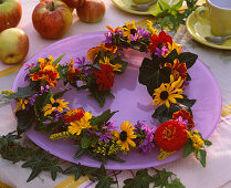 Spätsommerherz (2/2). Rudbeckia (Sonnenhut), Zinnia, Scaevola (Fächerblumen), Tag