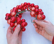 Candle wreath made of tree balls (2/3)