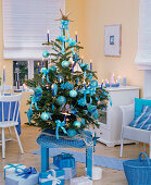 Christmas tree with maritime Christmas tree decorations